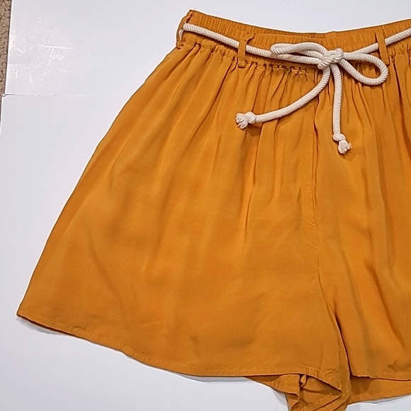 ModCloth Mustard Yellow Flared Shorts with Elastic Waist & Rope Belt Size Small - Picture 4 of 11